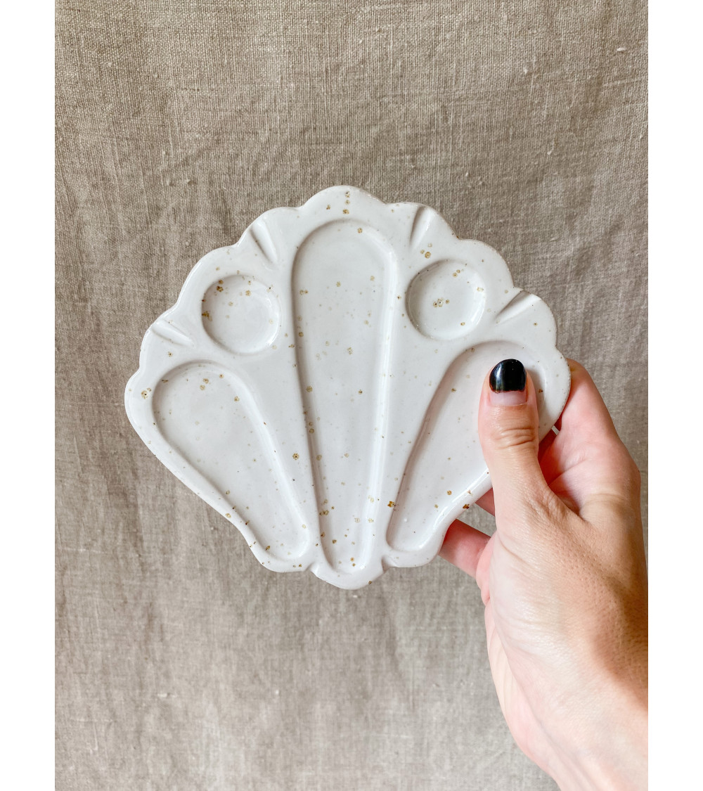 Ceramic seashell watercolor palette for painting