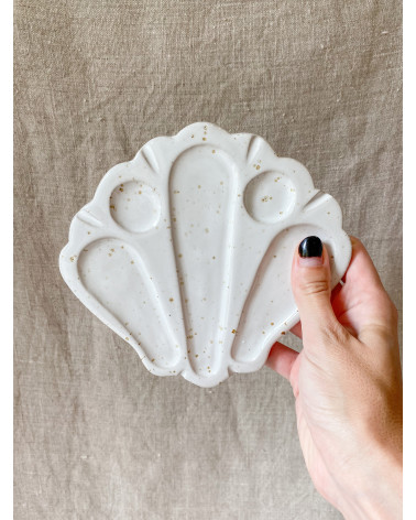 Ceramic seashell watercolor palette for painting