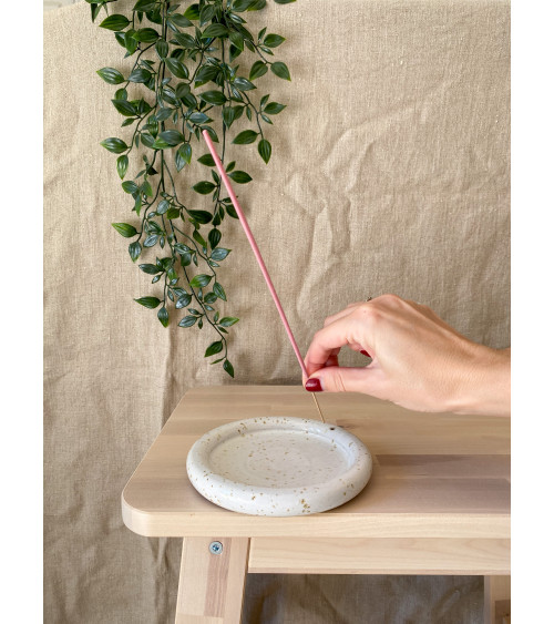 Artisanal ceramic incense holder white speckeld
