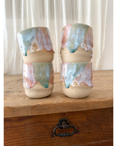 Mug Joy turquoise et rose artisanal en céramique fait main