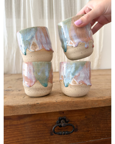 Mug Joy turquoise et rose artisanal en céramique fait main