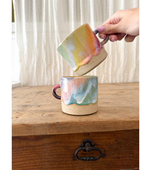Mug écume arc en ciel artisanal en céramique fait main