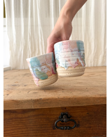 Mug Joy turquoise et rose artisanal en céramique fait main