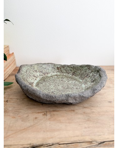plat rugueux turquoise artisanal en céramique fait main